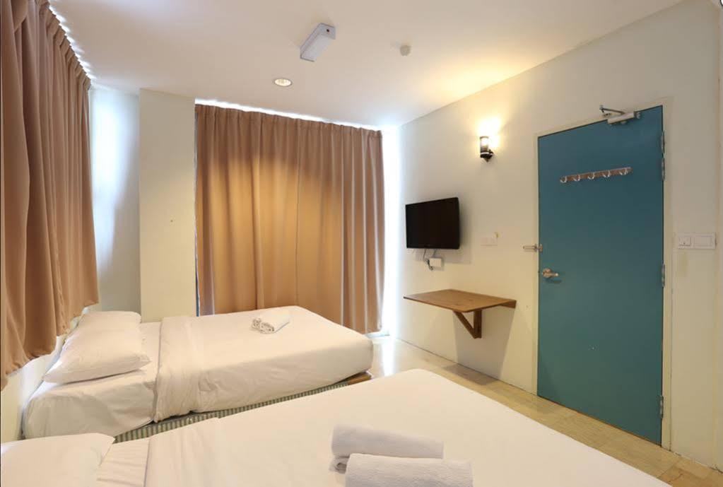 New Town Hotel Usj Sentral Subang Jaya Esterno foto