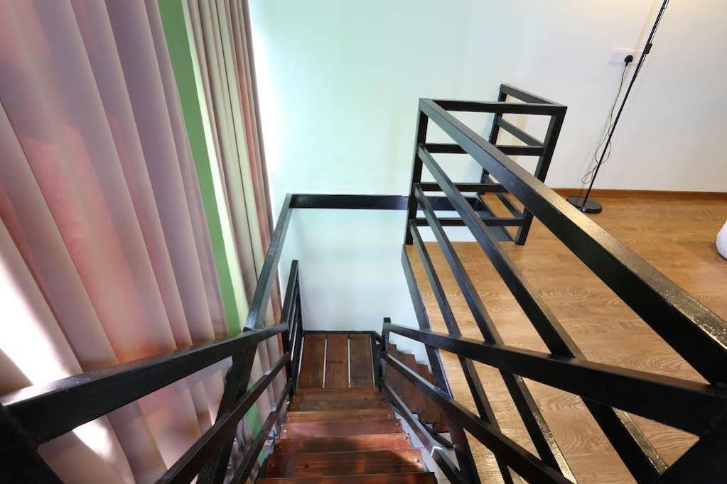 New Town Hotel Usj Sentral Subang Jaya Esterno foto