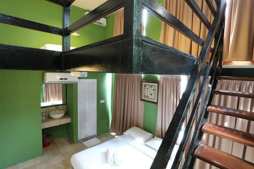 New Town Hotel Usj Sentral Subang Jaya Esterno foto