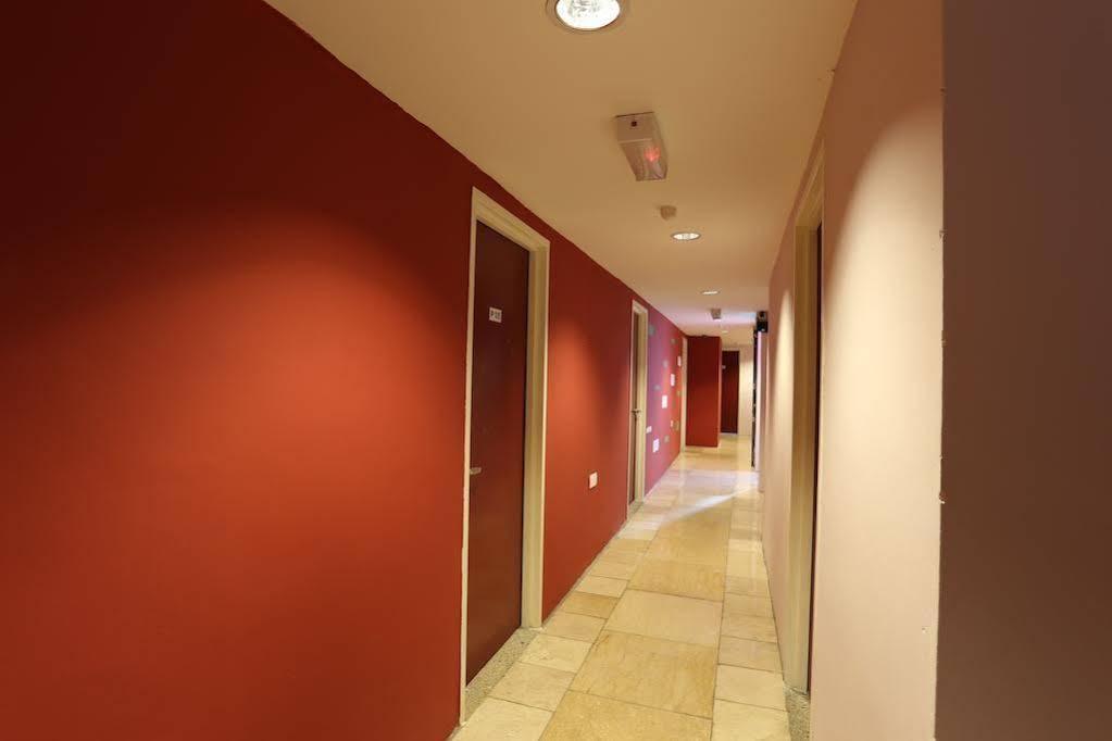 New Town Hotel Usj Sentral Subang Jaya Esterno foto