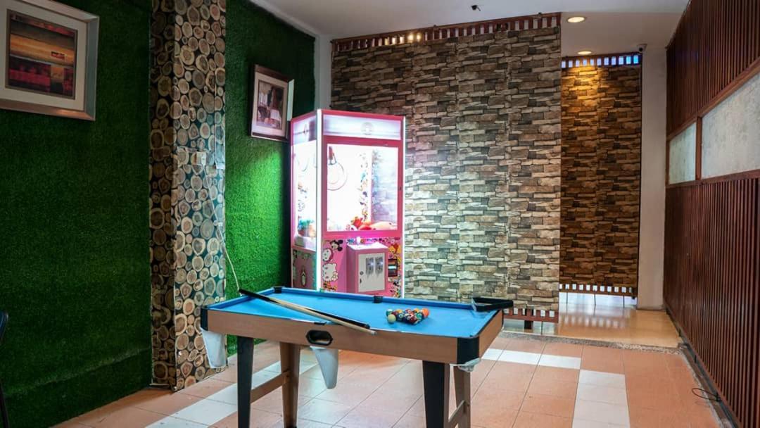 New Town Hotel Usj Sentral Subang Jaya Esterno foto