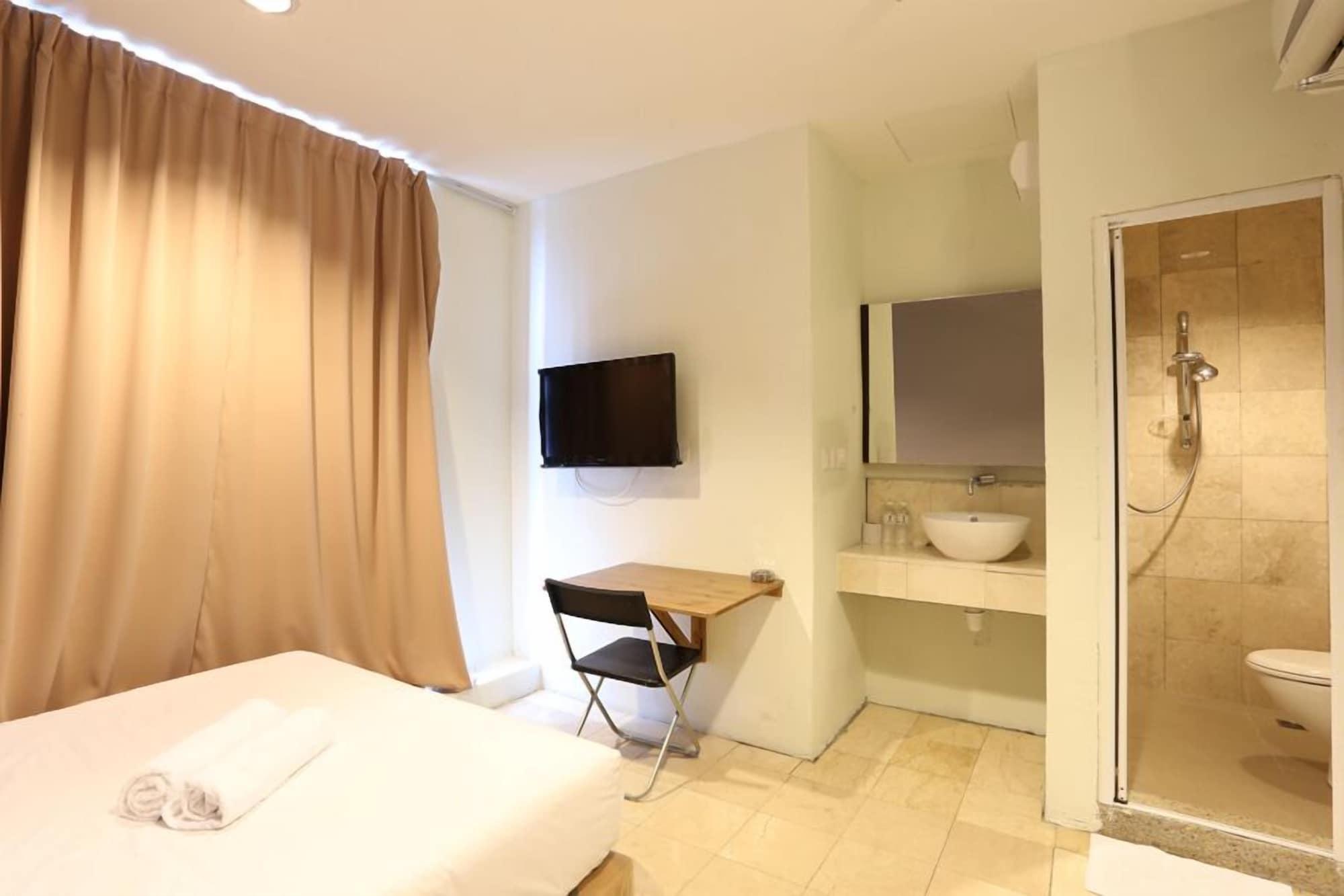 New Town Hotel Usj Sentral Subang Jaya Esterno foto