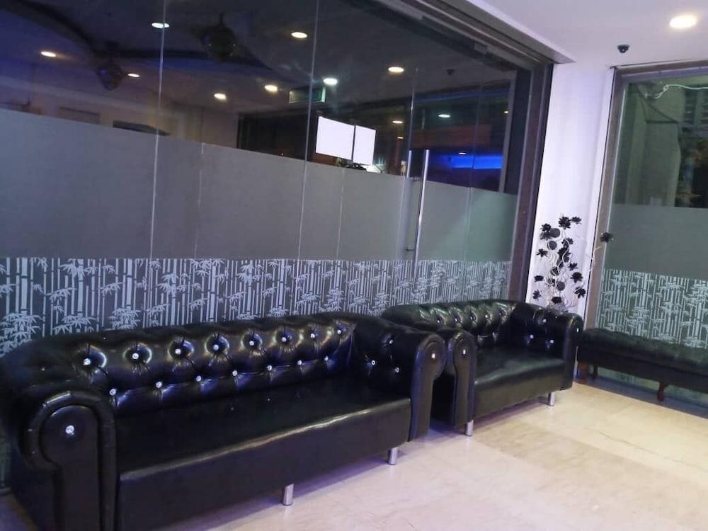 New Town Hotel Usj Sentral Subang Jaya Esterno foto