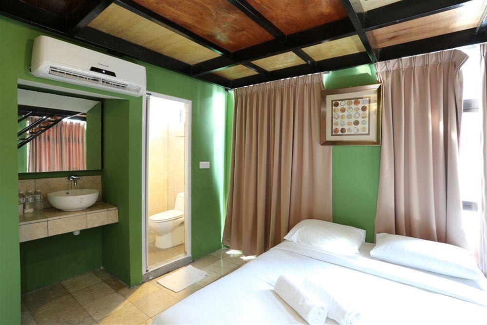 New Town Hotel Usj Sentral Subang Jaya Esterno foto